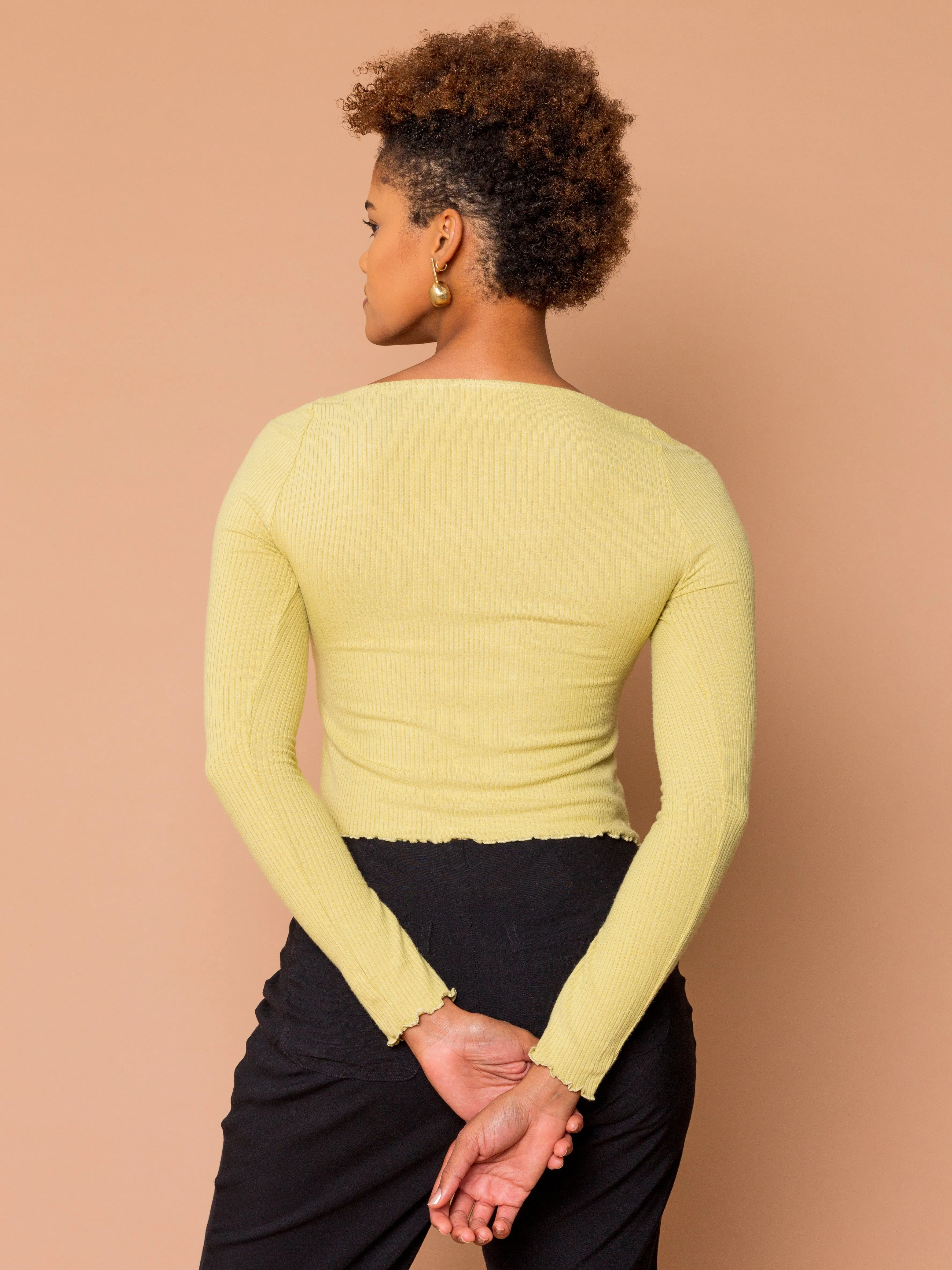 THE SHOULDER PEEK TOP - Pear