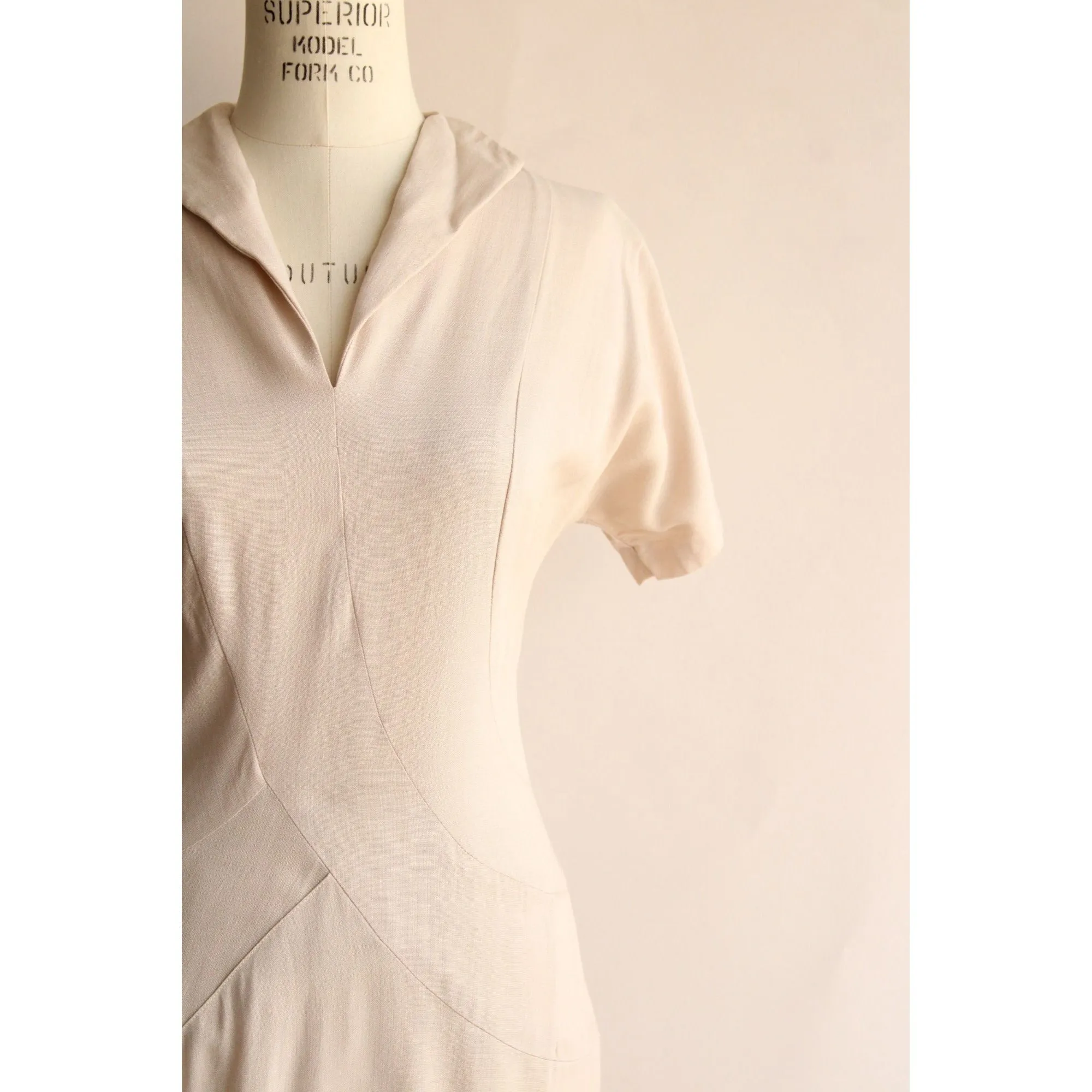 Vintage 1960s Pale Taupe Woven Cotton Dress