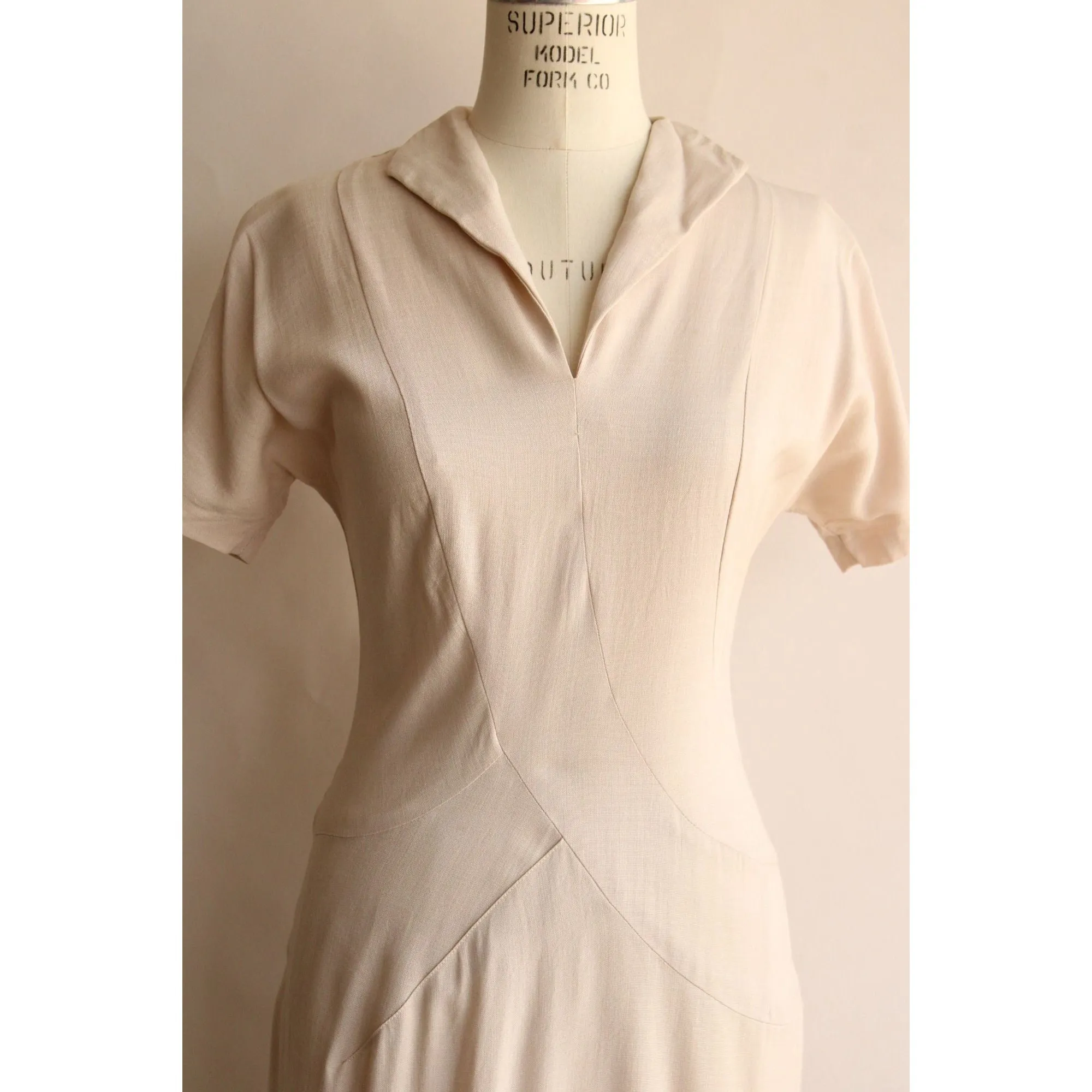 Vintage 1960s Pale Taupe Woven Cotton Dress