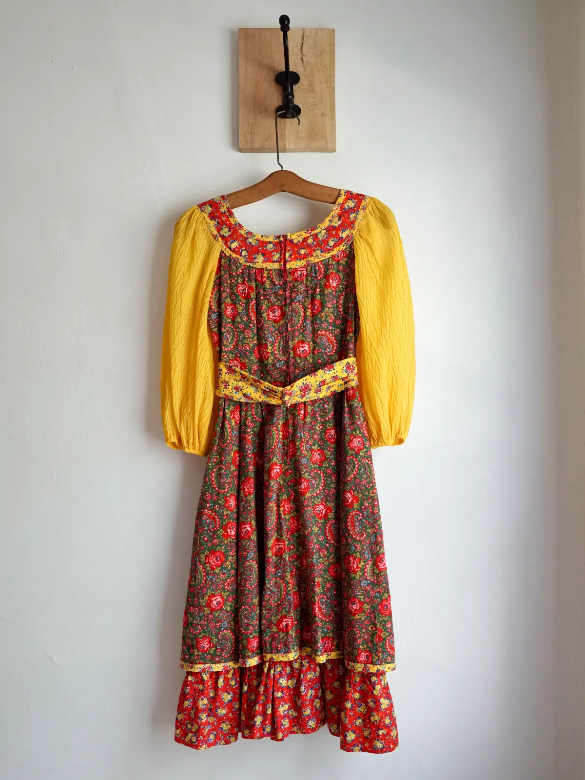 Vintage Prairie Rose Peasant Dress