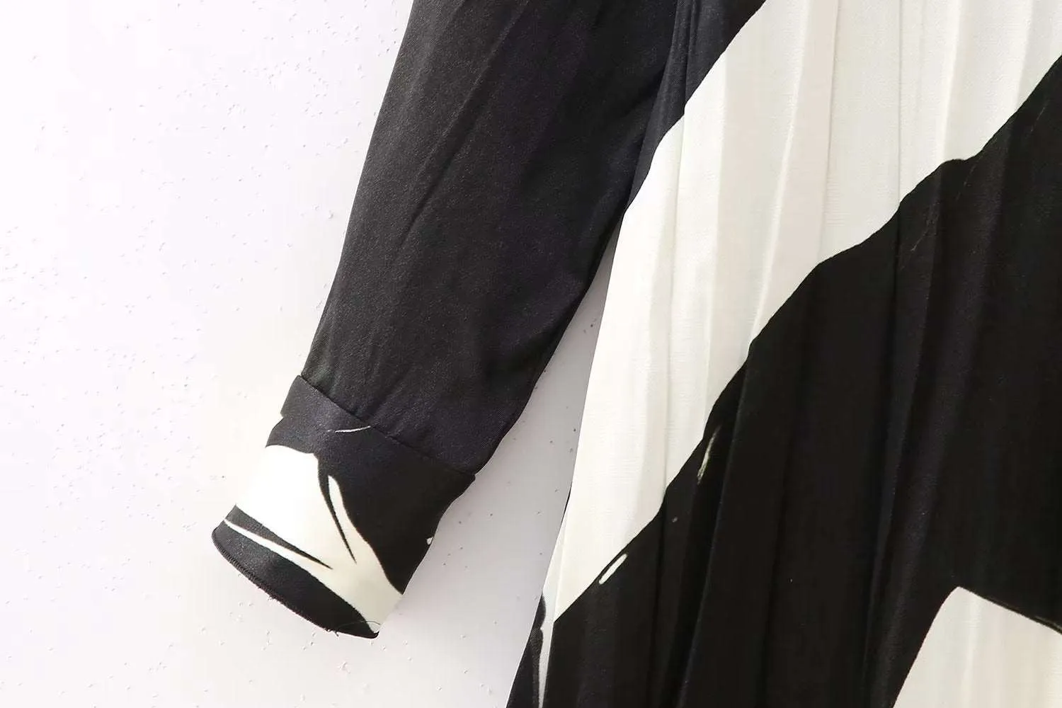 Women's Long Sleeve Black and White Shirt Style Dress